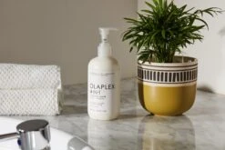 Olaplex 4-in-1 Moisture Mask 370 Ml 15 Olaplex 4-in-1 Moisture Mask 370 Ml -Cosmetici Promozione 4 in 1 shampoo bowl lifestyle